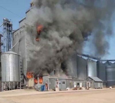 A dozen fire departments fight massive grain elevator fire in Clinton, Minnesota
