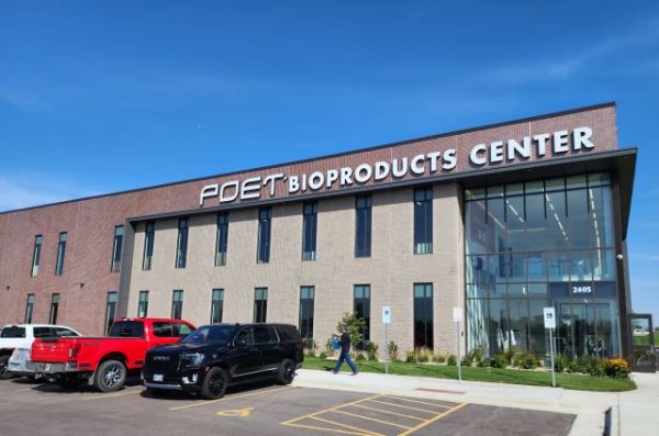 Ribbon cutting held at new POET Bioproducts Center in Brookings  (Audio)